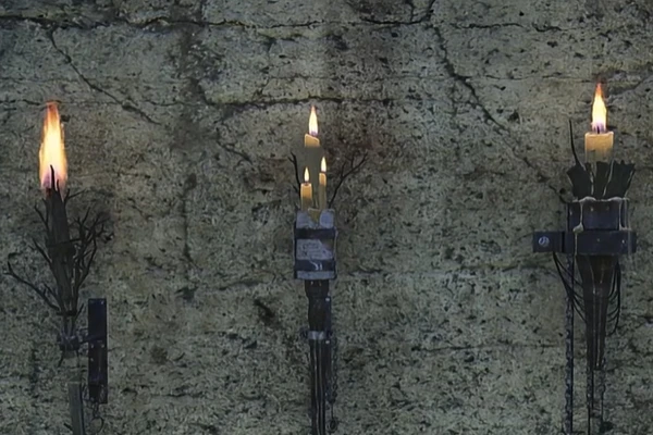 Mothman Cultist Torch Set