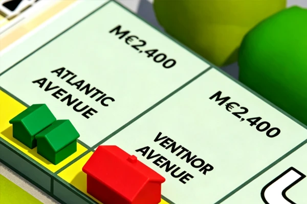 What is the Relationship Between Landmark Upgrades and Board Building in Monopoly GO
